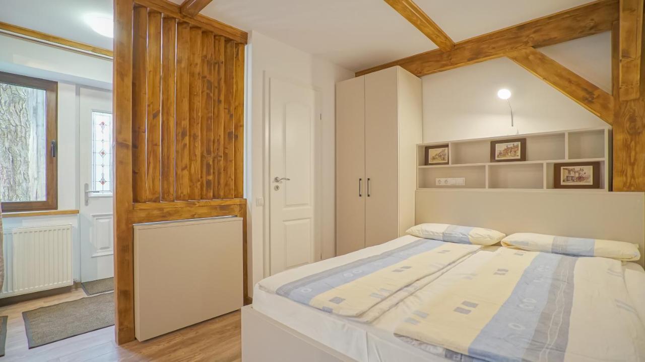 Oldtown Refuge Appartement Braşov Buitenkant foto