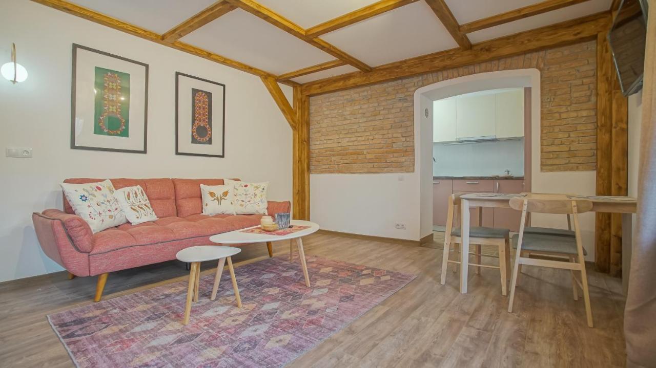 Oldtown Refuge Appartement Braşov Buitenkant foto