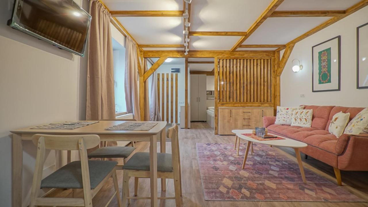 Oldtown Refuge Appartement Braşov Buitenkant foto