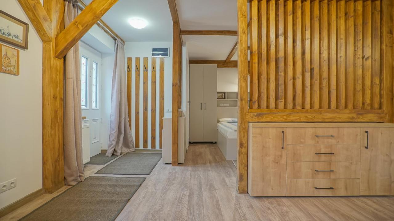 Oldtown Refuge Appartement Braşov Buitenkant foto