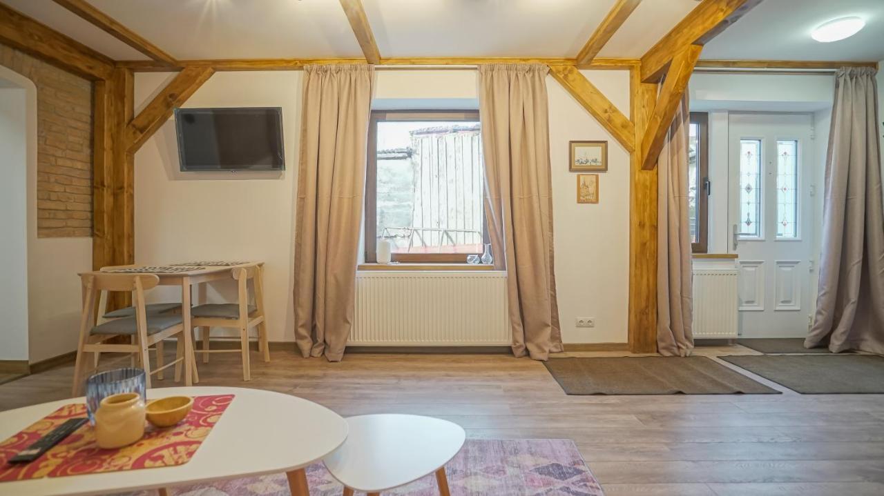 Oldtown Refuge Appartement Braşov Buitenkant foto