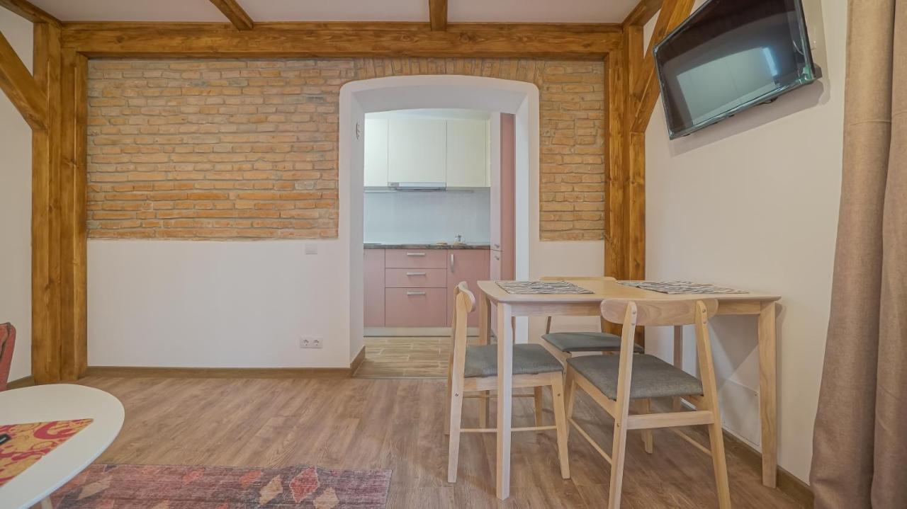 Oldtown Refuge Appartement Braşov Buitenkant foto